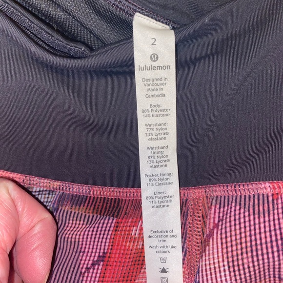 Lululemon shorts size 2. 4” Inseam - Picture 4 of 6